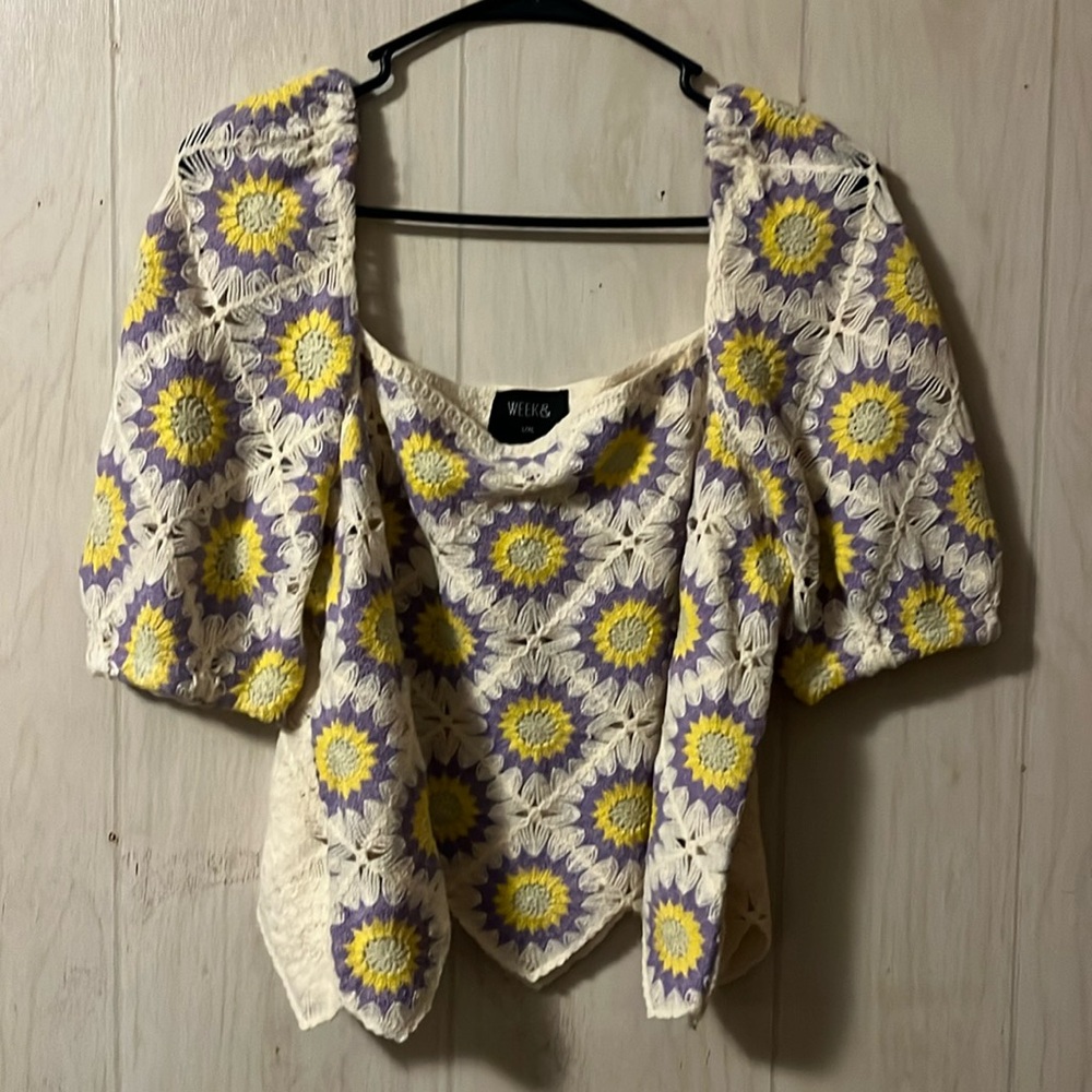 Week & women’s boho floral crochet shark bite hem cropped blouse size L/XL